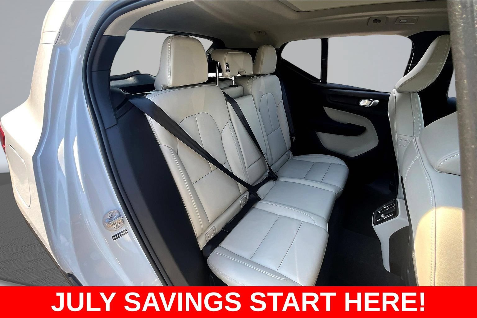Used 2026 Volvo XC40 B5 Plus AWD/4WD image 32