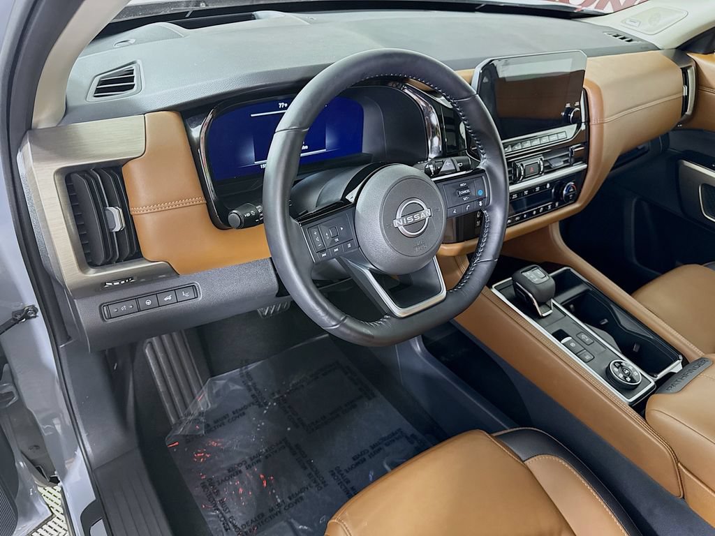 Certified 2025 Nissan Pathfinder Platinum AWD/4WD image 21