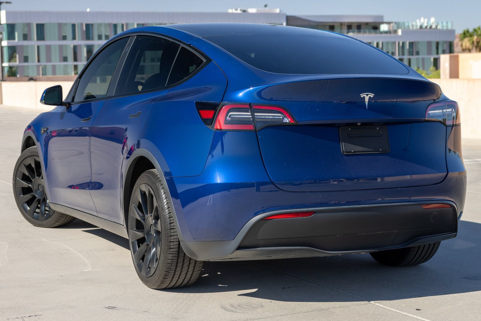 Used 2021 Tesla Model Y Long Range AWD/4WD image 16
