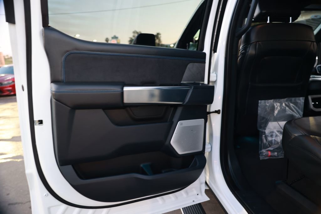 Used 2025 Ford F450 Platinum w/ FX4 Off-Road Package AWD/4WD image 39