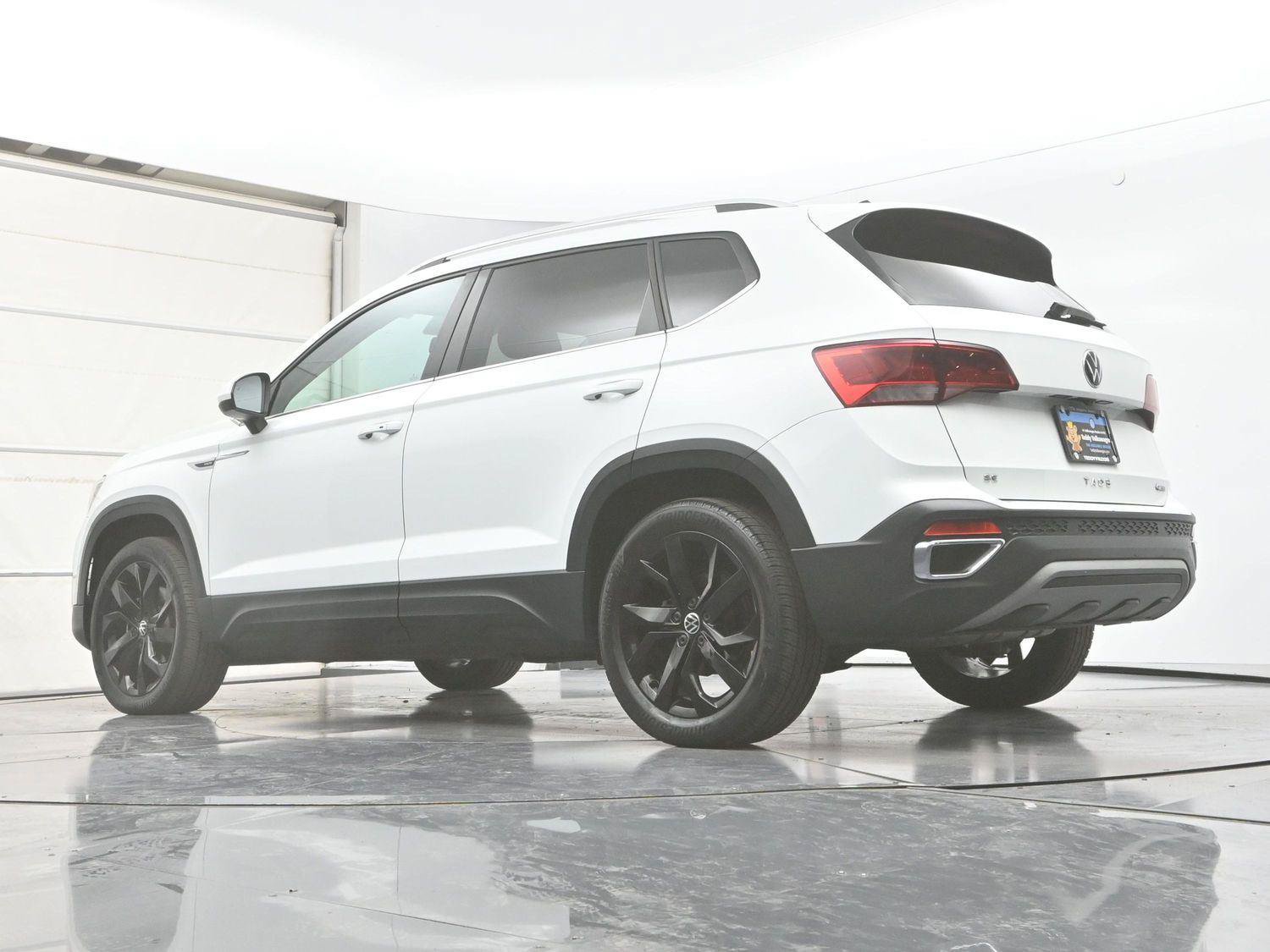 Certified 2022 Volkswagen Taos SE w/ Panoramic Sunroof Package FWD image 31