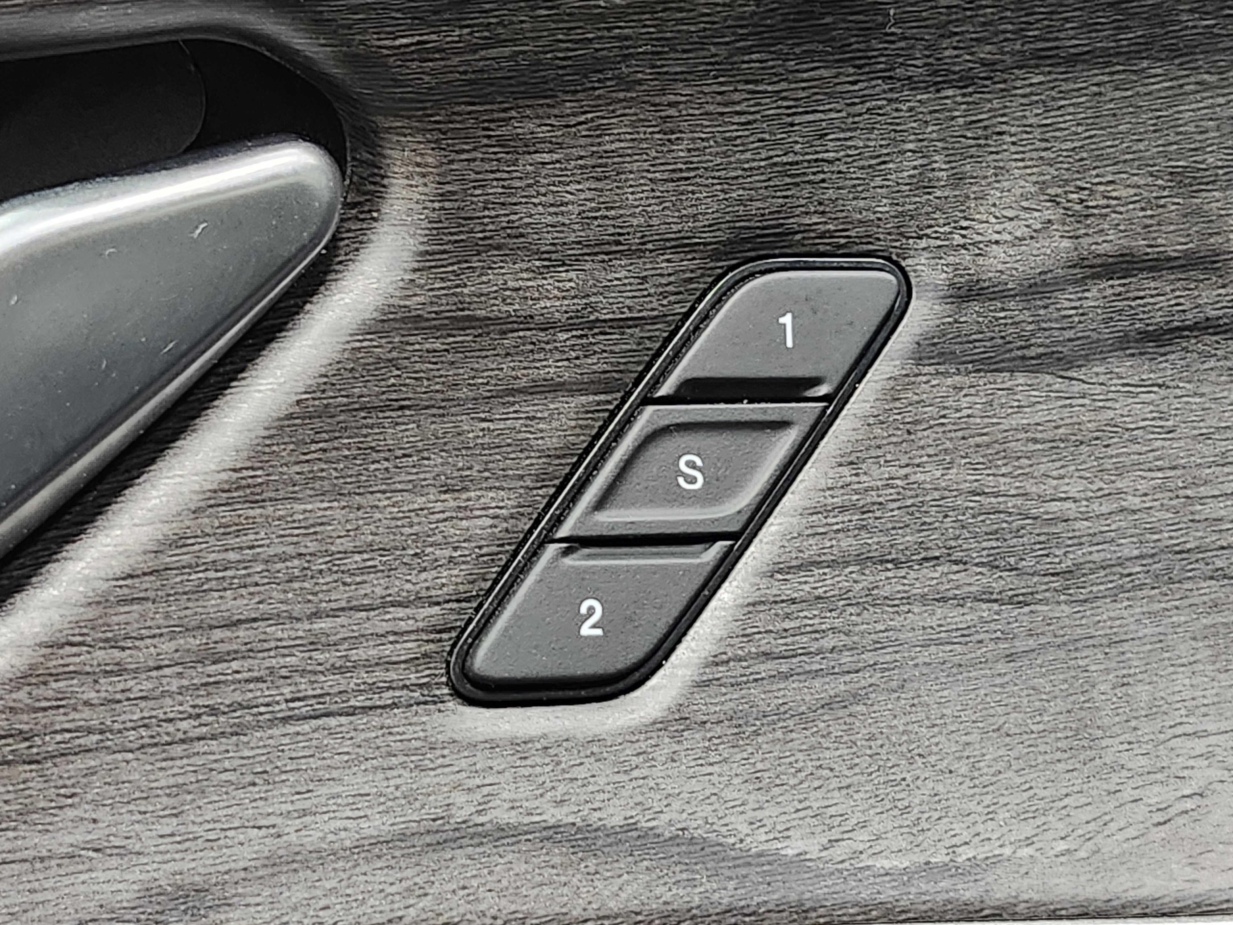 Used 2022 Jeep Grand Cherokee L Limited image 19