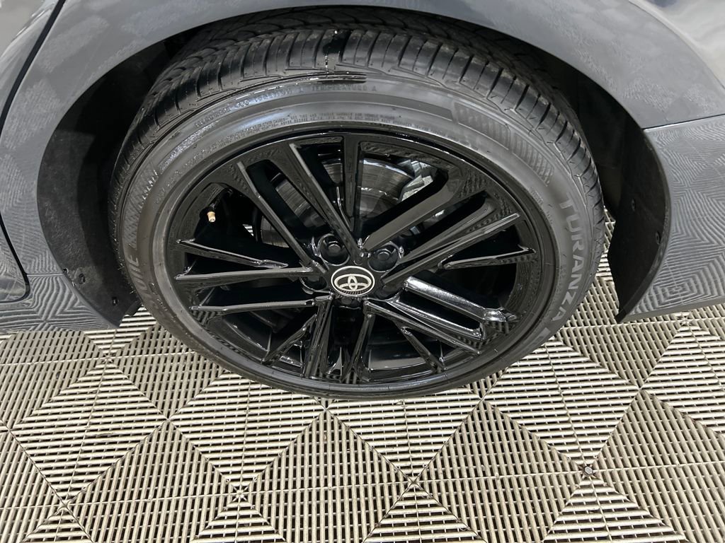 Used 2025 Toyota Camry SE image 9