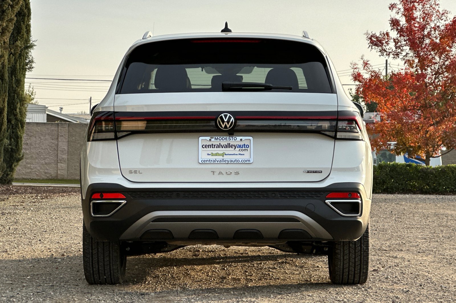 New 2026 Volkswagen Taos SEL image 5
