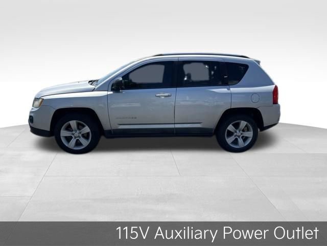 Used 2011 Jeep Compass Sport FWD image 4