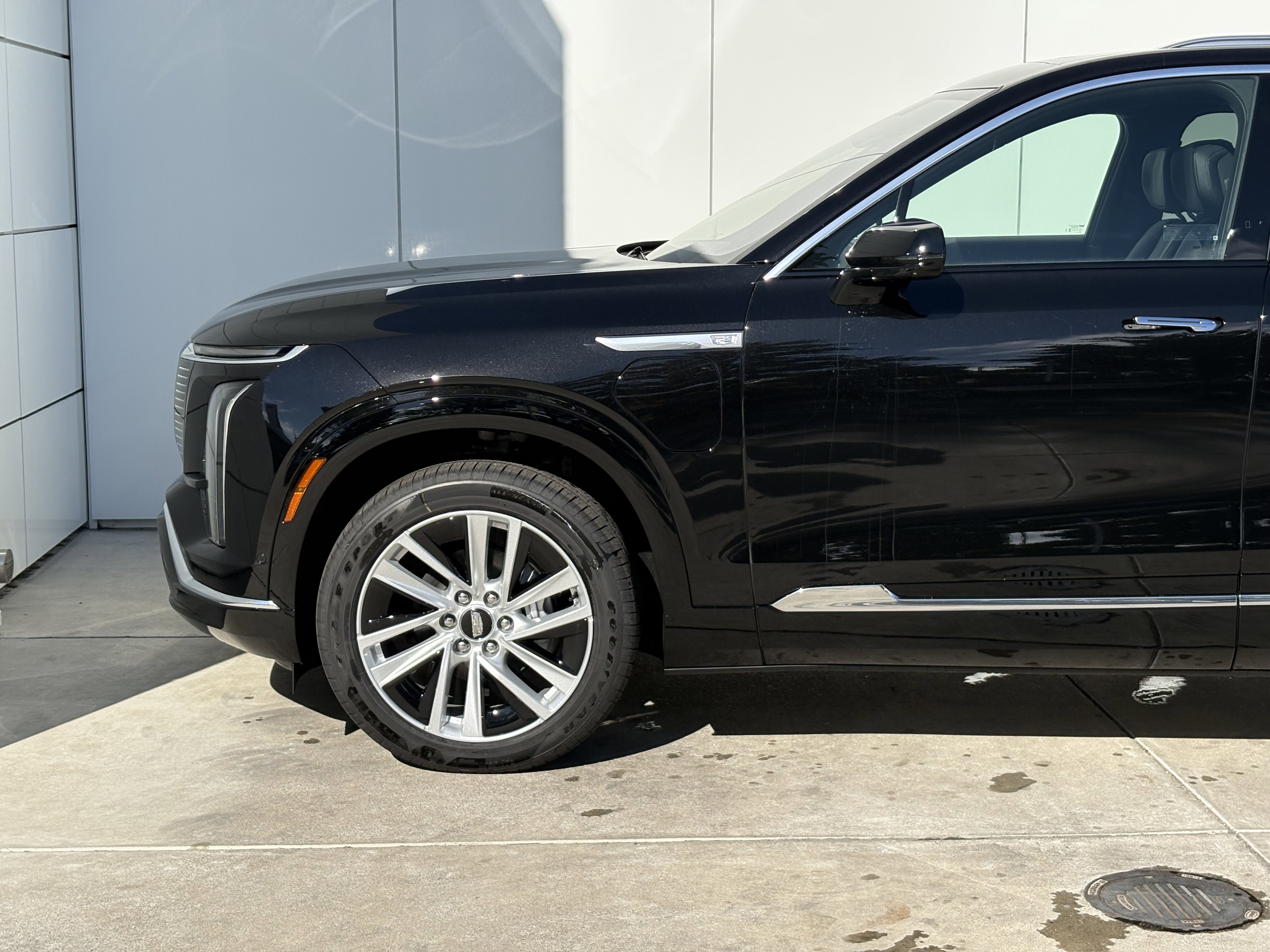 New 2026 Cadillac Vistiq Luxury w/ LPO, Floor Liner Package image 4