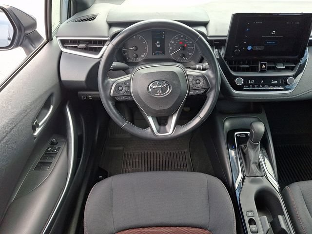 Used 2023 Toyota Corolla SE FWD image 2