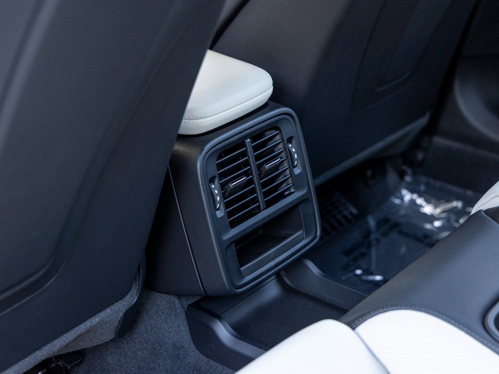 New 2025 Porsche Taycan image 41