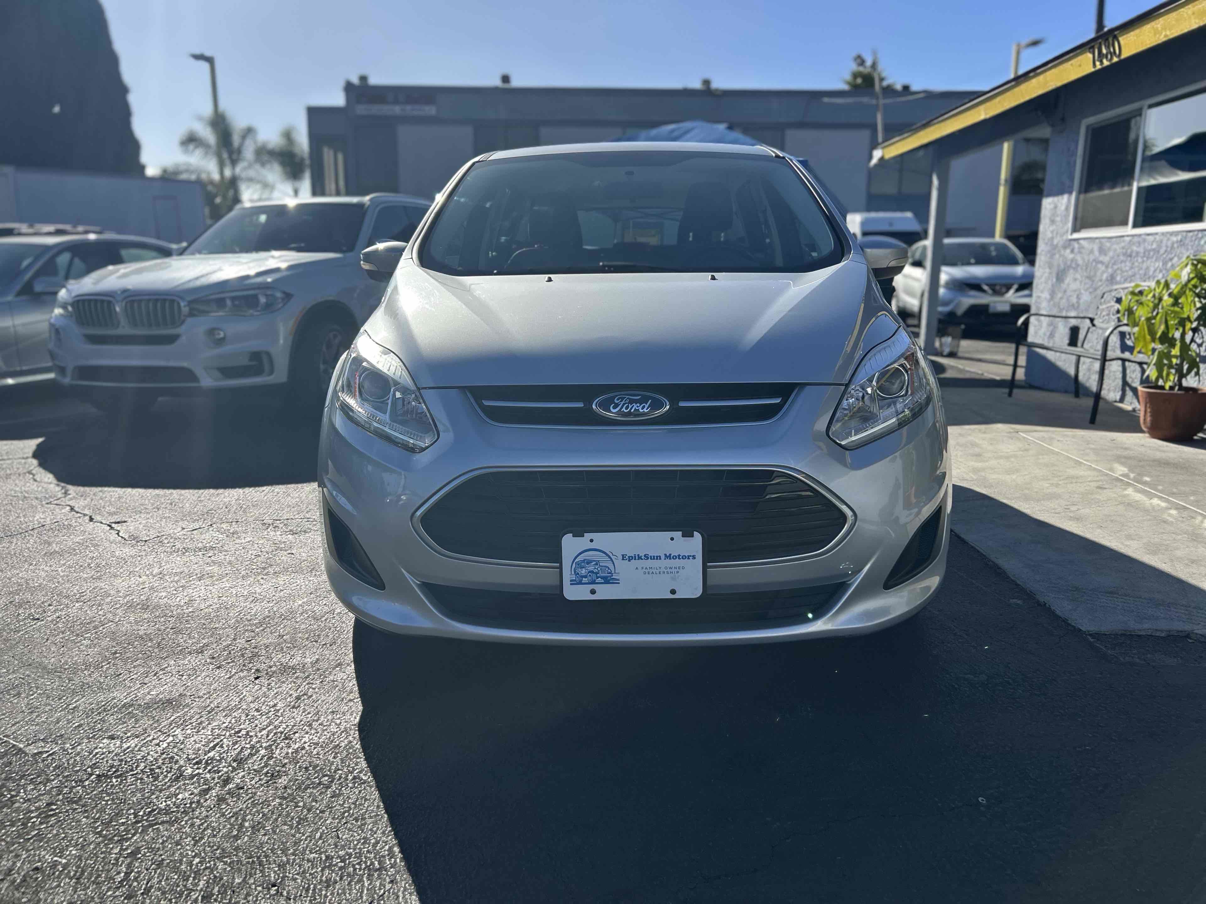 Used 2017 Ford C-MAX SE w/ Equipment Group 201A image 2