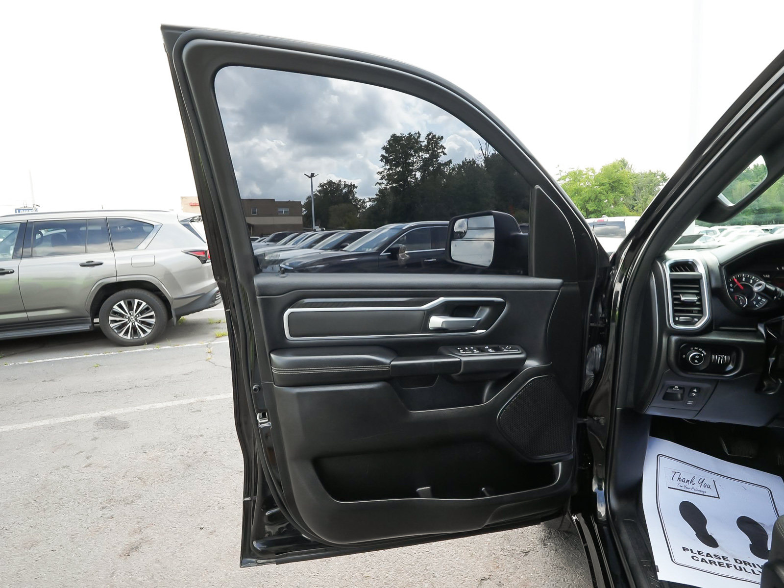 Used 2025 RAM 1500 Big Horn AWD/4WD image 11