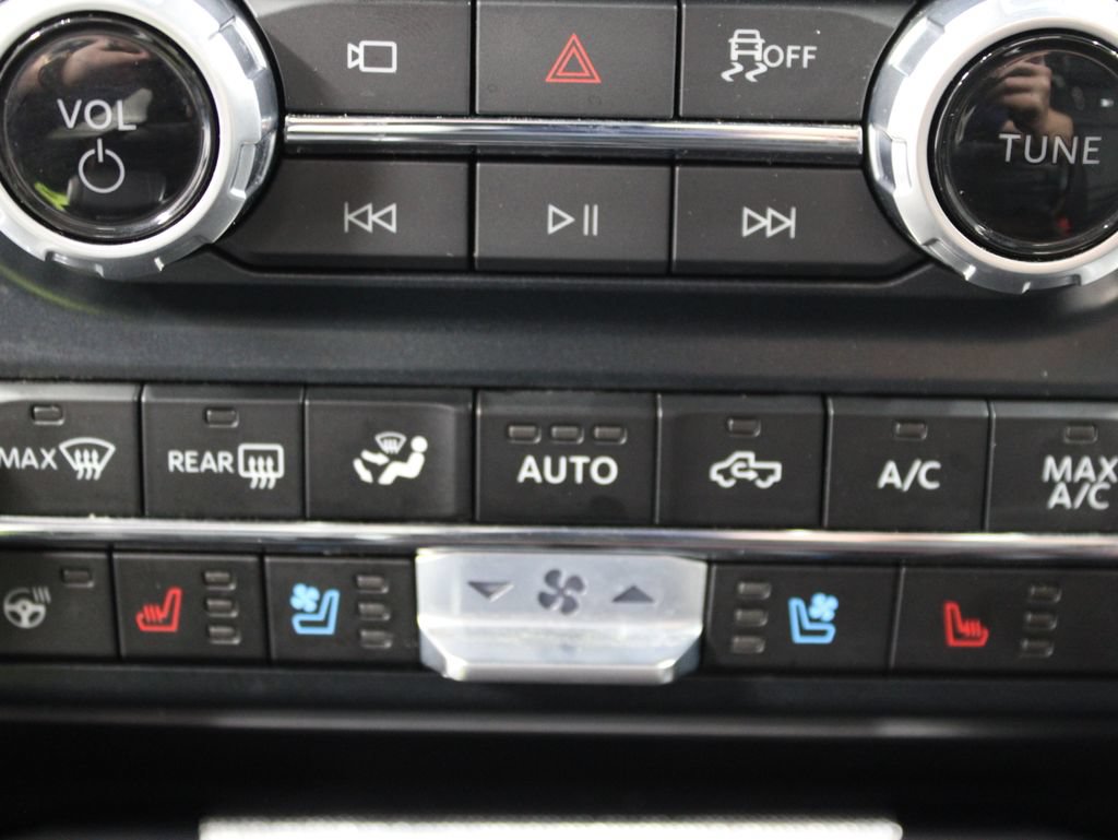 Used 2025 Ford F150 Platinum w/ FX4 Off-Road Package AWD/4WD image 75