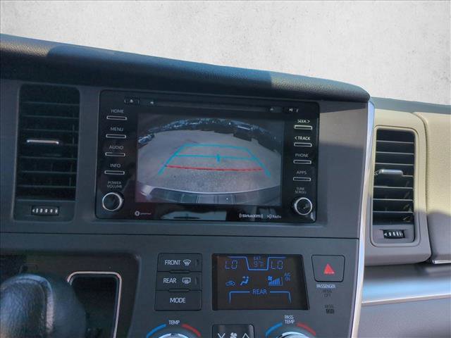 Used 2018 Toyota Sienna LE FWD image 13