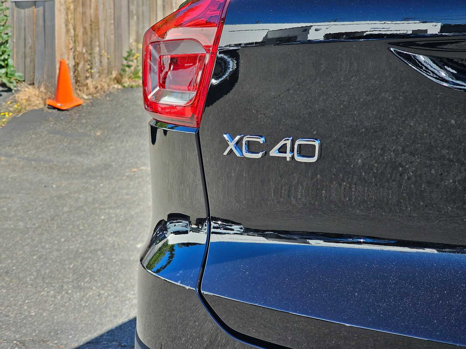 New 2025 Volvo XC40 B5 Plus w/ Protection Package Premier image 14