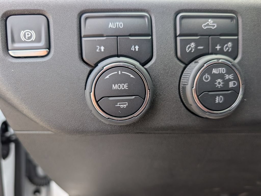Used 2025 Chevrolet Silverado 1500 RST AWD/4WD image 10