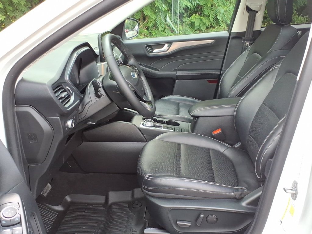 Used 2022 Ford Escape Titanium AWD/4WD image 11