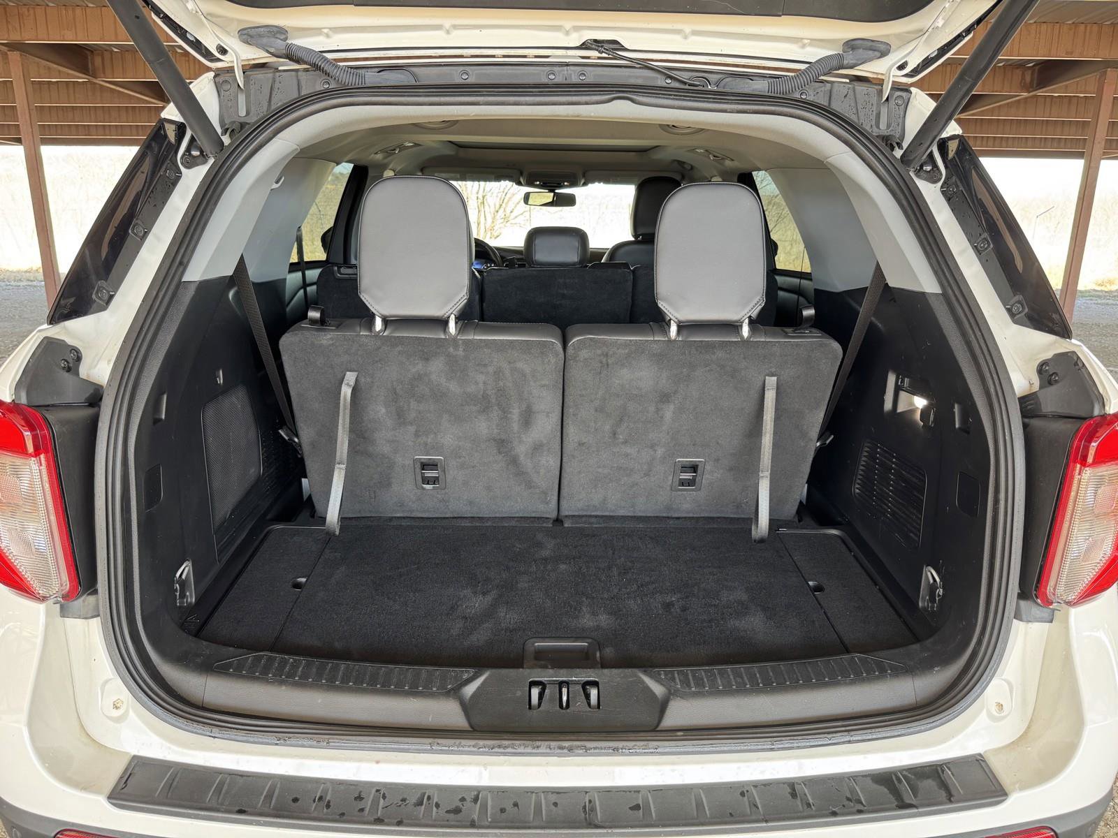 Used 2023 Ford Explorer XLT w/ Equipment Group 202A image 32