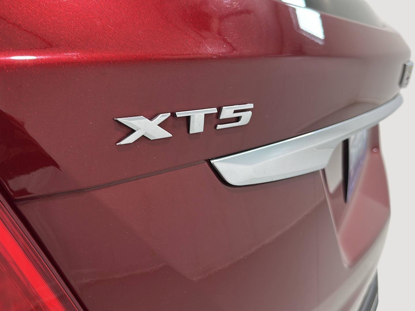 Used 2018 Cadillac XT5 Premium Luxury w/ Driver Assist Package image 31