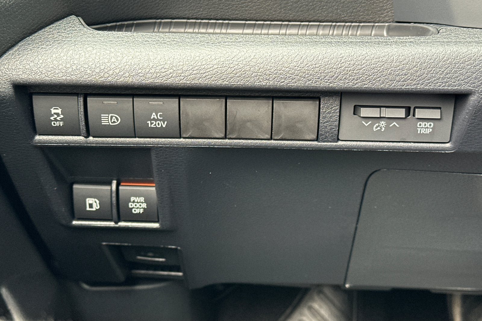 New 2026 Toyota Sienna XLE Woodland Edition AWD/4WD image 29
