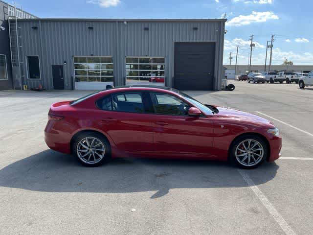 Used 2022 Alfa Romeo Giulia Ti AWD/4WD image 9