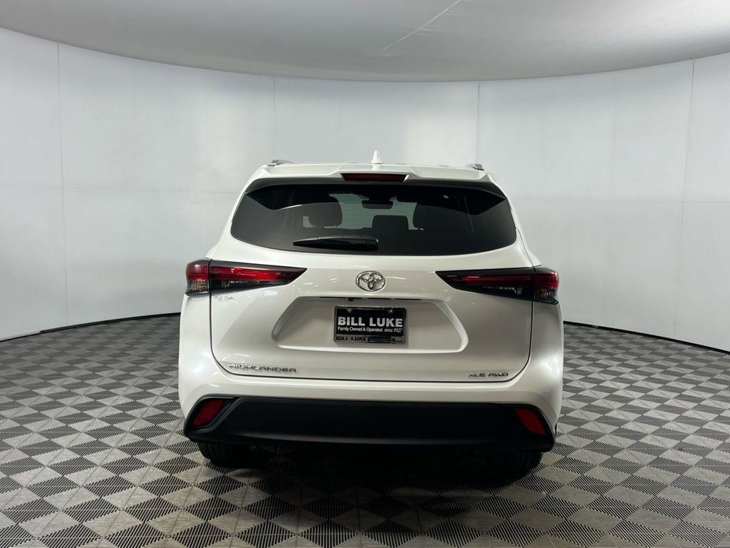 Used 2025 Toyota Highlander XLE image 8