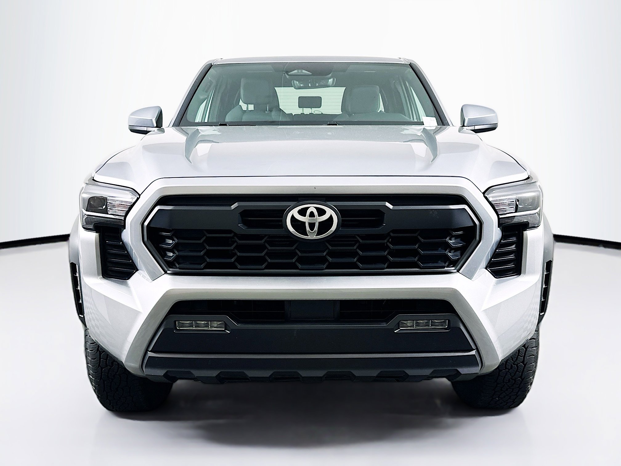 Used 2025 Toyota Tacoma TRD Off-Road AWD/4WD image 2