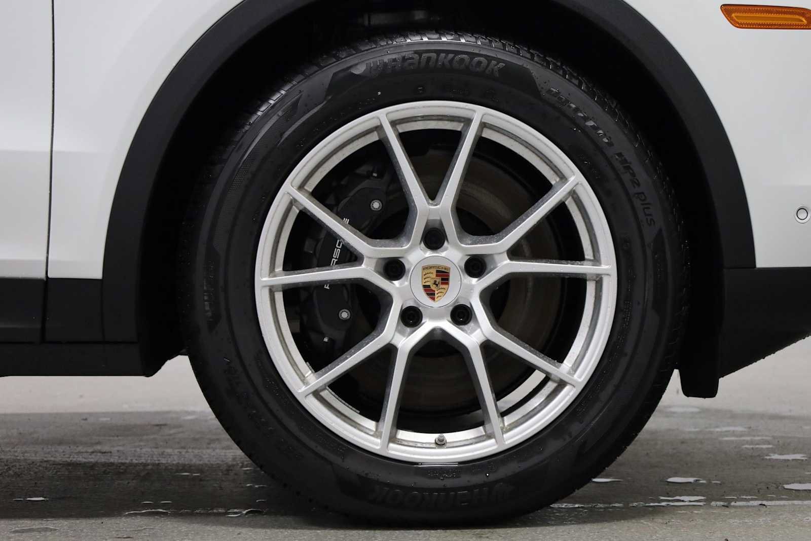 New 2026 Porsche Cayenne Coupe AWD/4WD image 12