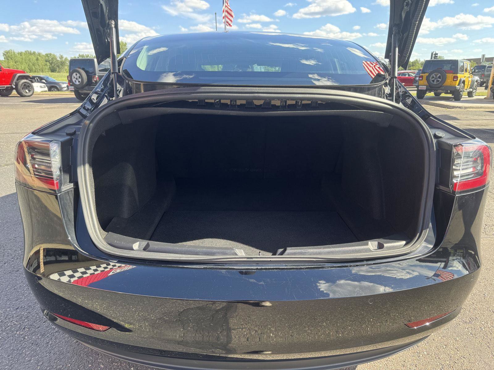 Used 2018 Tesla Model 3 Long Range AWD/4WD image 27