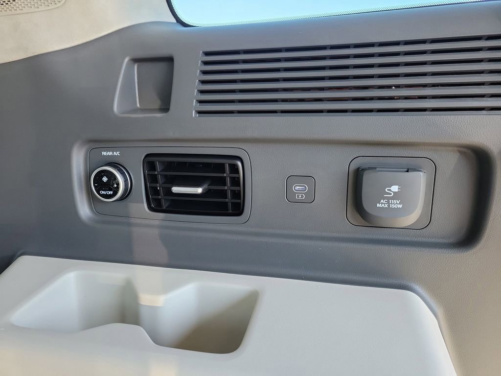 New 2025 Hyundai Santa Fe Calligraphy image 9