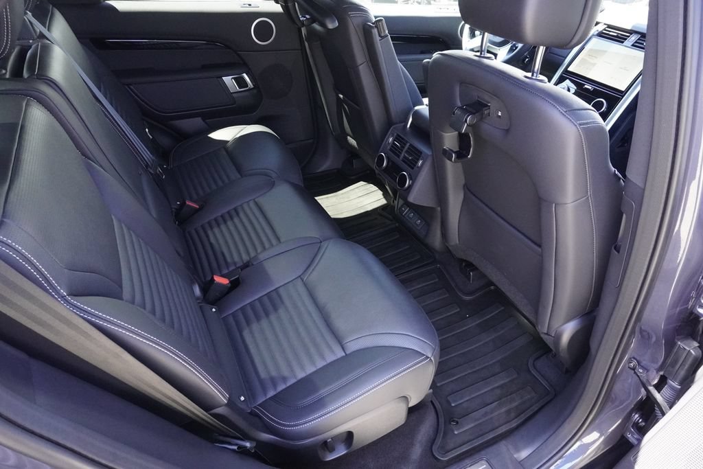 Used 2025 Land Rover Discovery S AWD/4WD image 26