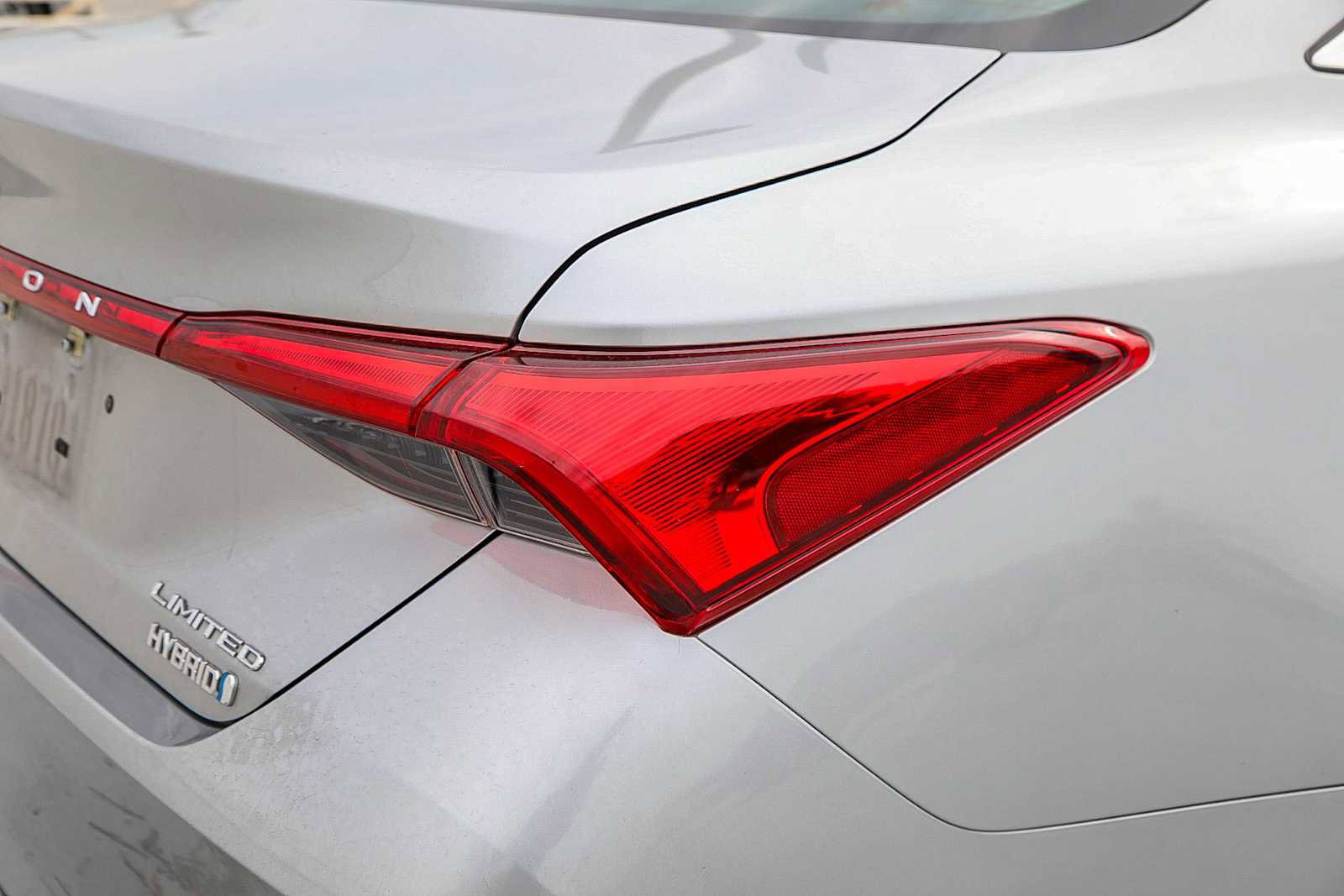 Certified 2020 Toyota Avalon Limited image 13