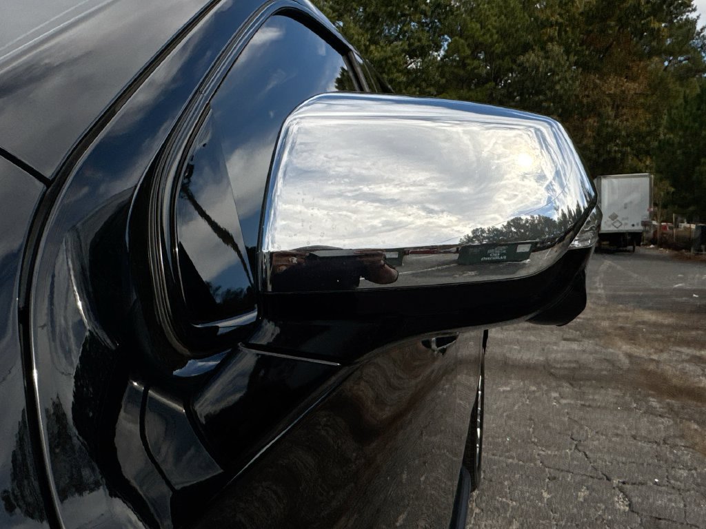 Used 2025 Chevrolet Suburban Premier RWD image 11