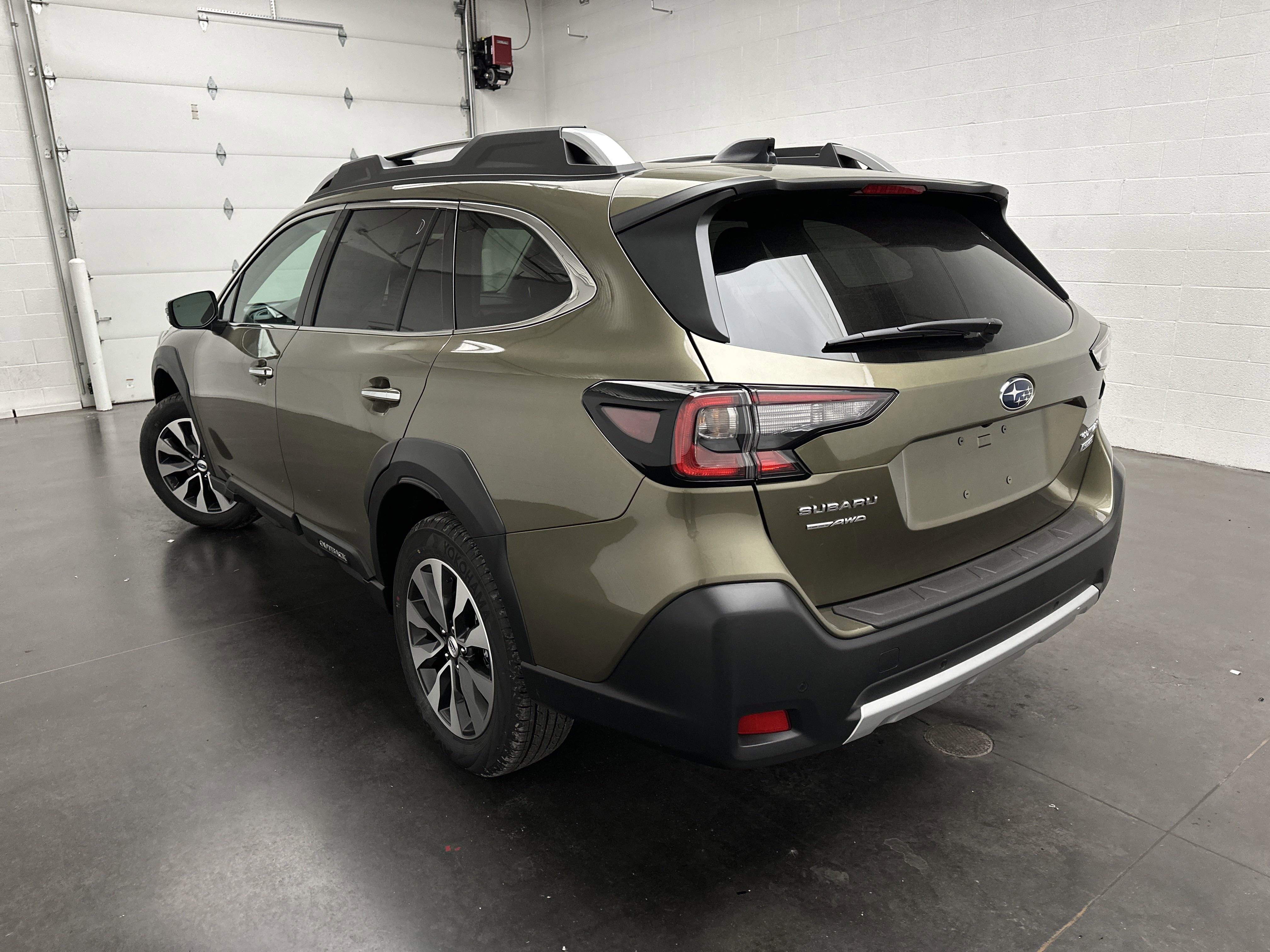 New 2025 Subaru Outback Touring image 7