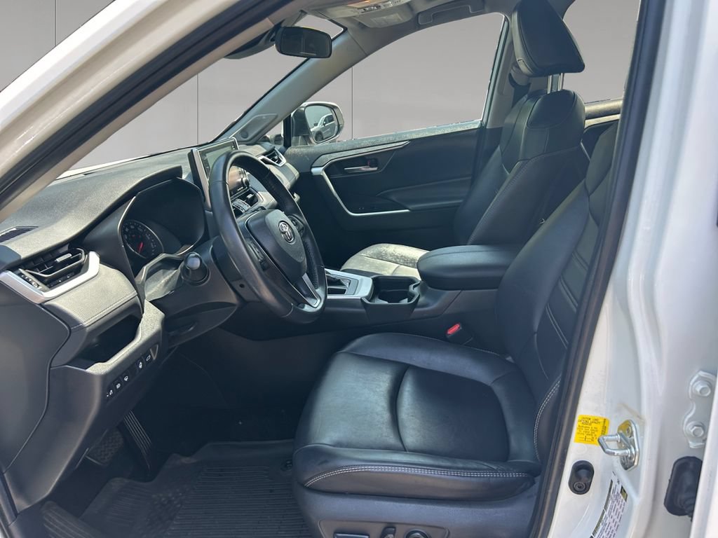 Used 2019 Toyota RAV4 XLE Premium w/ Cold Weather Package AWD/4WD image 10