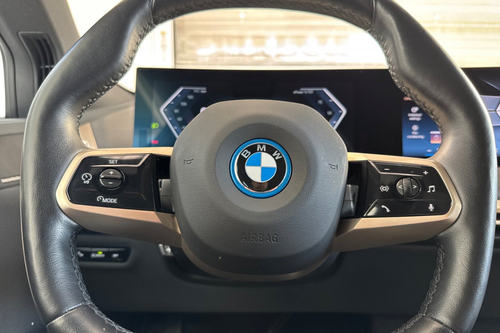 Certified 2024 BMW iX xDrive50 w/ Sport Package AWD/4WD image 31