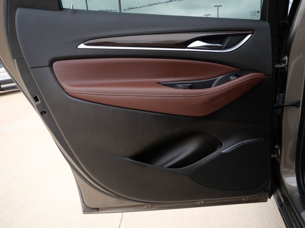 Used 2020 Buick Enclave Avenir w/ Avenir Technology Package FWD image 13