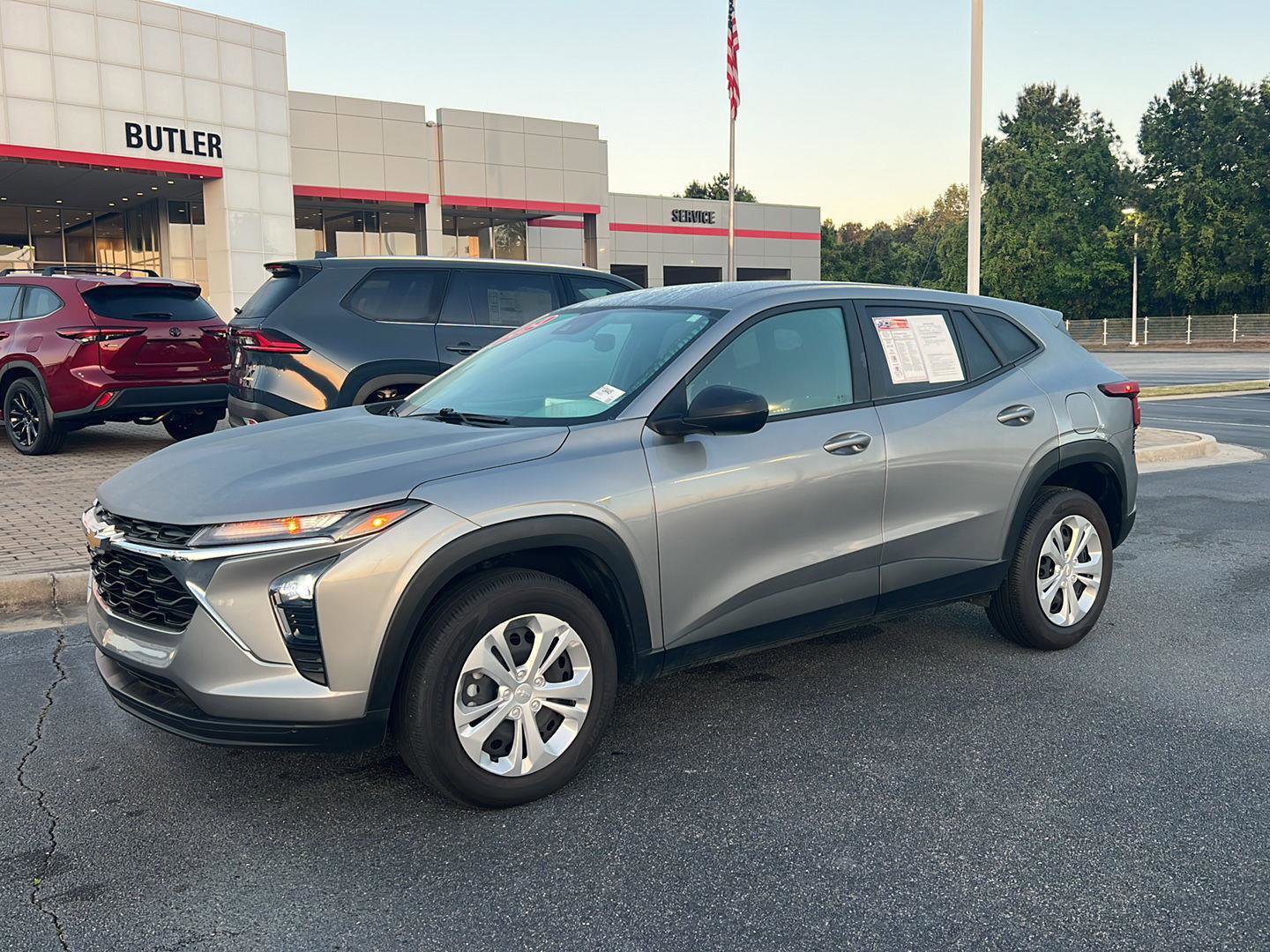 Used 2024 Chevrolet Trax LS image 1