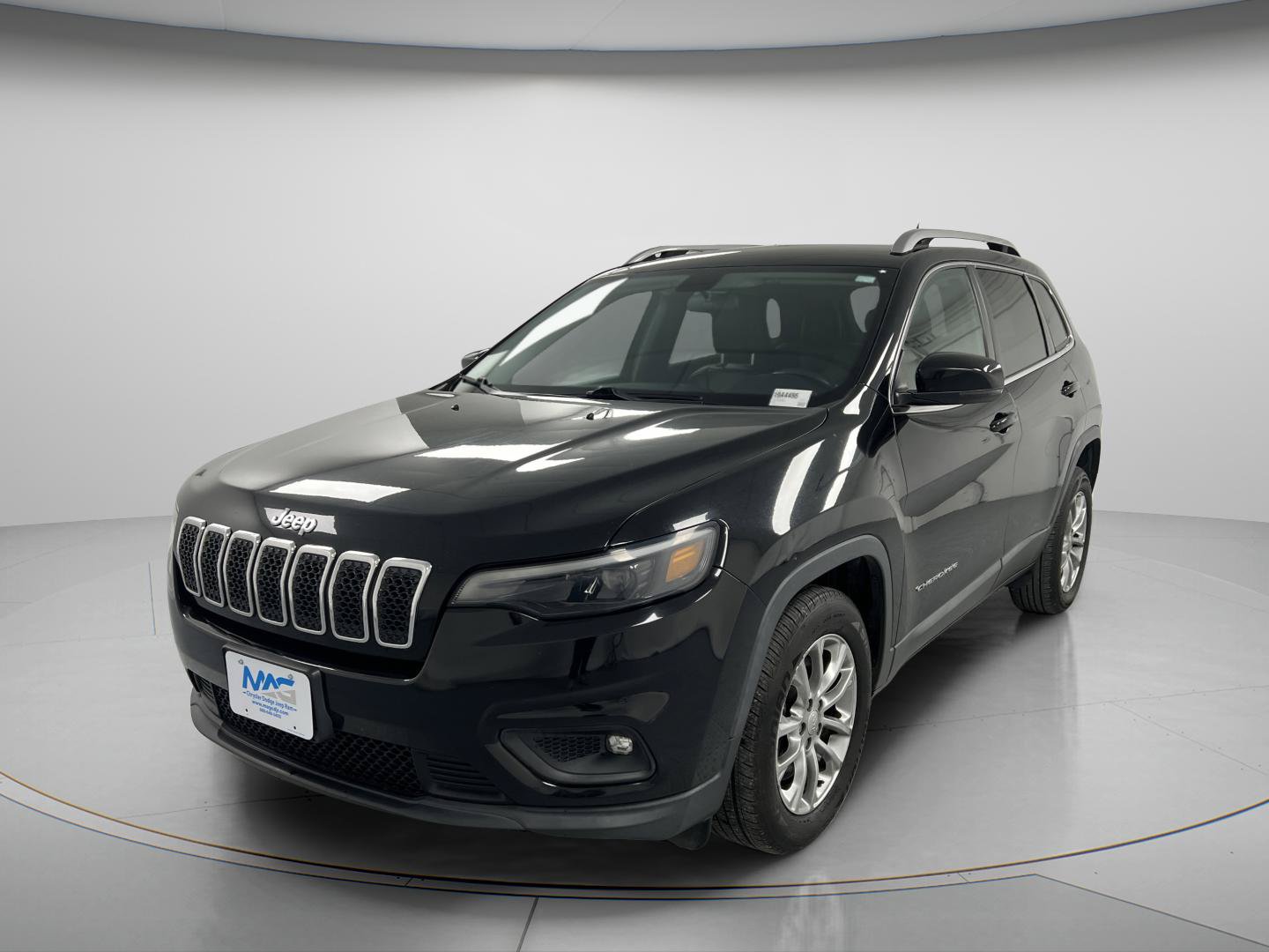 Used 2019 Jeep Cherokee Latitude Plus FWD image 4