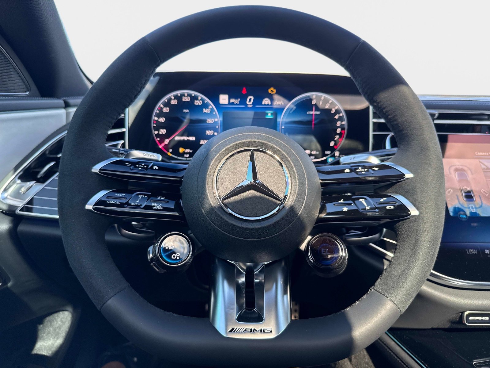 New 2026 Mercedes-Benz E 53 AMG e 4MATIC Sedan image 27