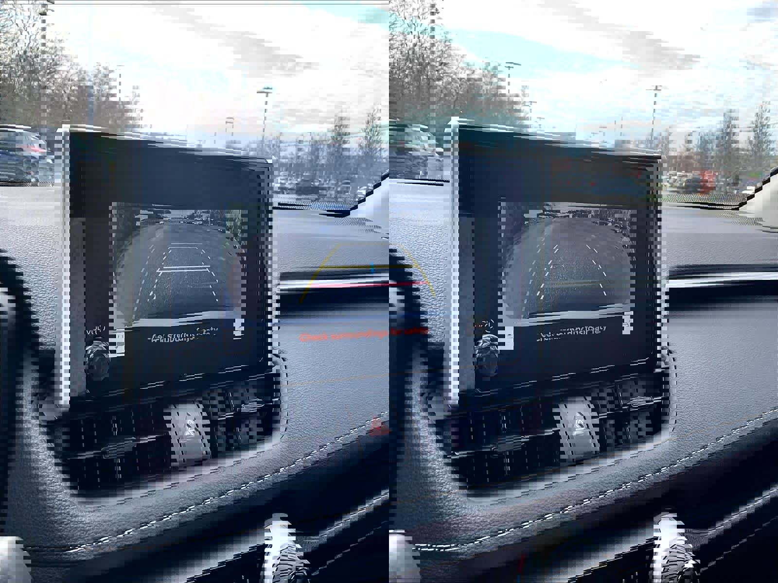 Used 2025 Toyota RAV4 XLE image 19