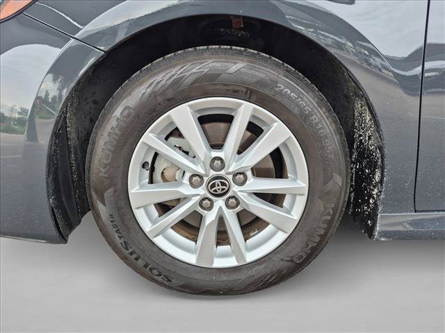 Used 2025 Toyota Camry LE FWD image 24