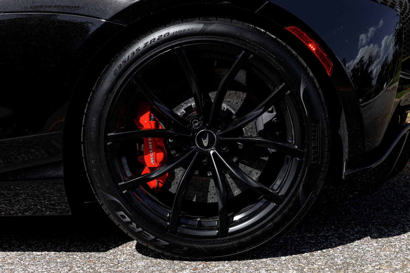 Used 2026 McLaren Artura Spider RWD image 5