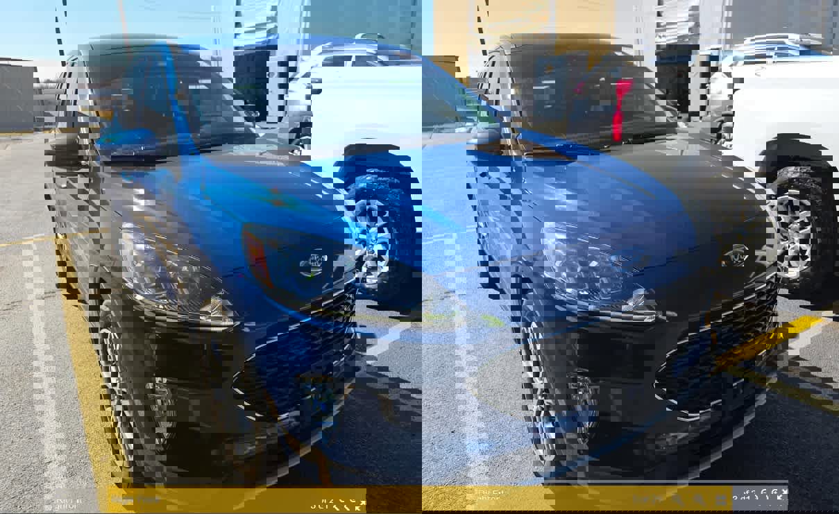 Used 2022 Ford Escape SEL w/ Technology Package image 4