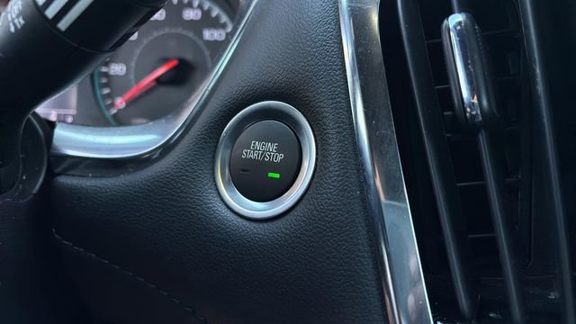 Used 2023 Chevrolet Traverse LT image 29