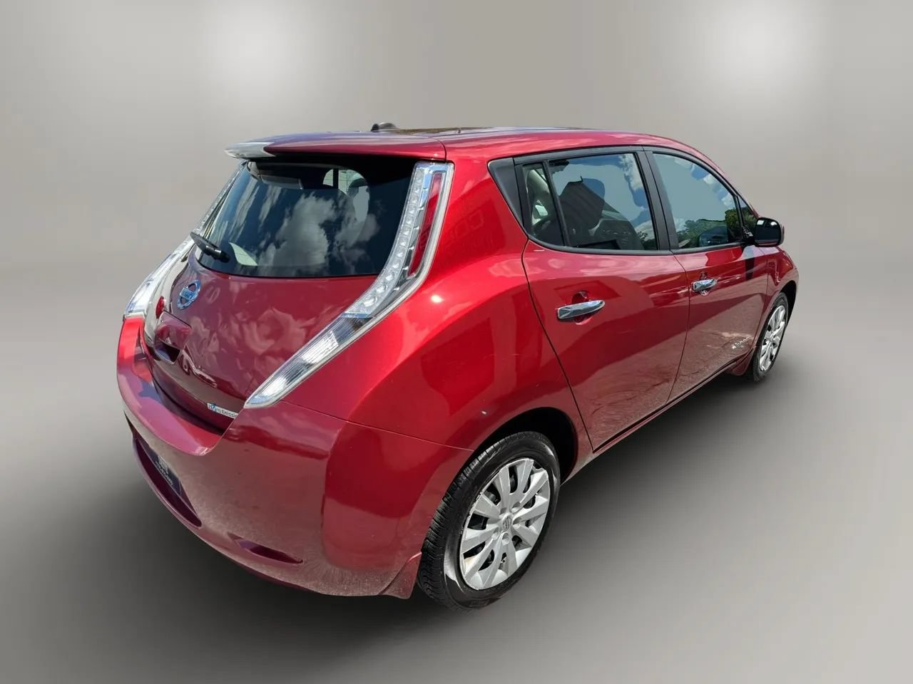 Used 2015 Nissan Leaf S w/ Charge Package FWD image 3