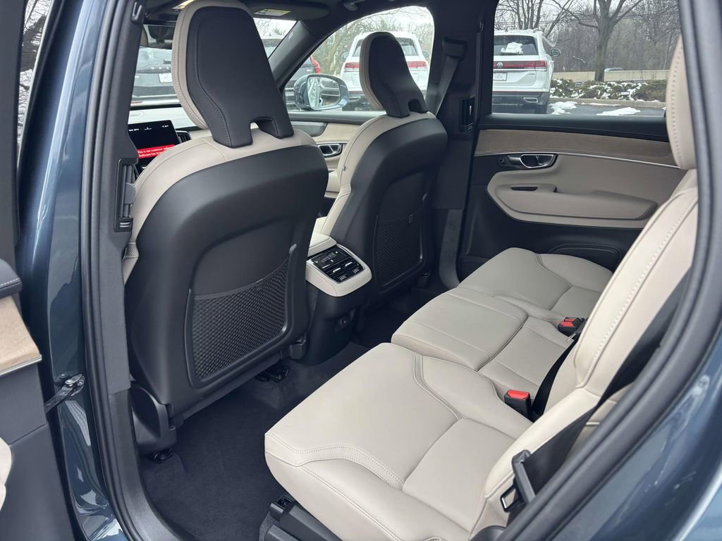 New 2026 Volvo XC90 B5 Plus image 28