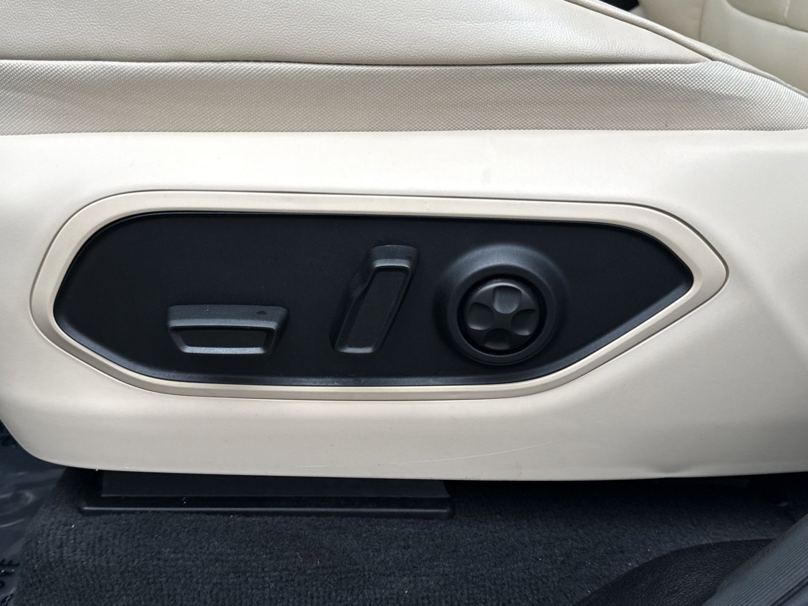 Used 2023 Jeep Grand Cherokee L Limited image 14