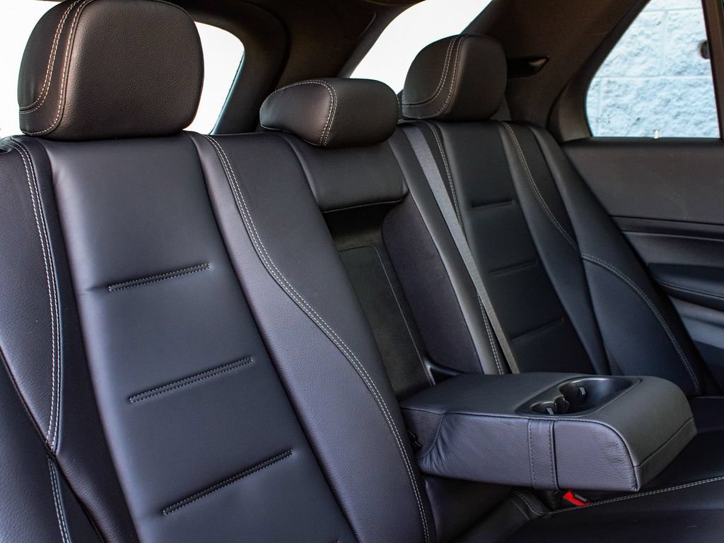 Used 2025 Mercedes-Benz GLE 450e 4MATIC w/ AMG Line Interior image 41