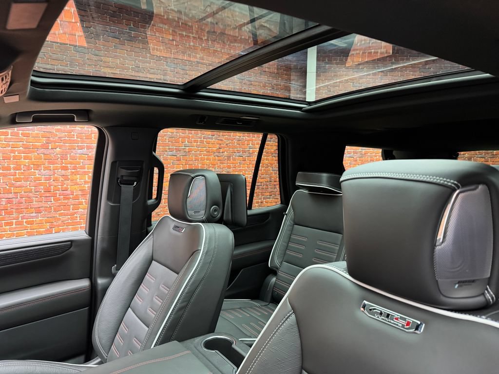 Used 2026 GMC Yukon AT4 Ultimate w/ LPO, Illumination Package AWD/4WD image 3