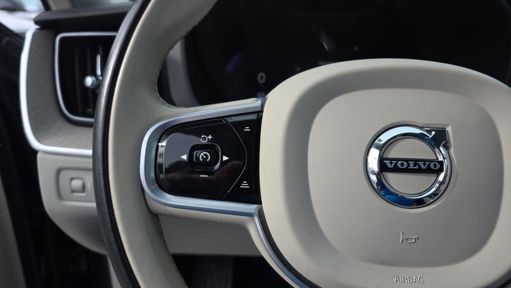Used 2022 Volvo XC60 B5 Inscription w/ Advanced Package image 21