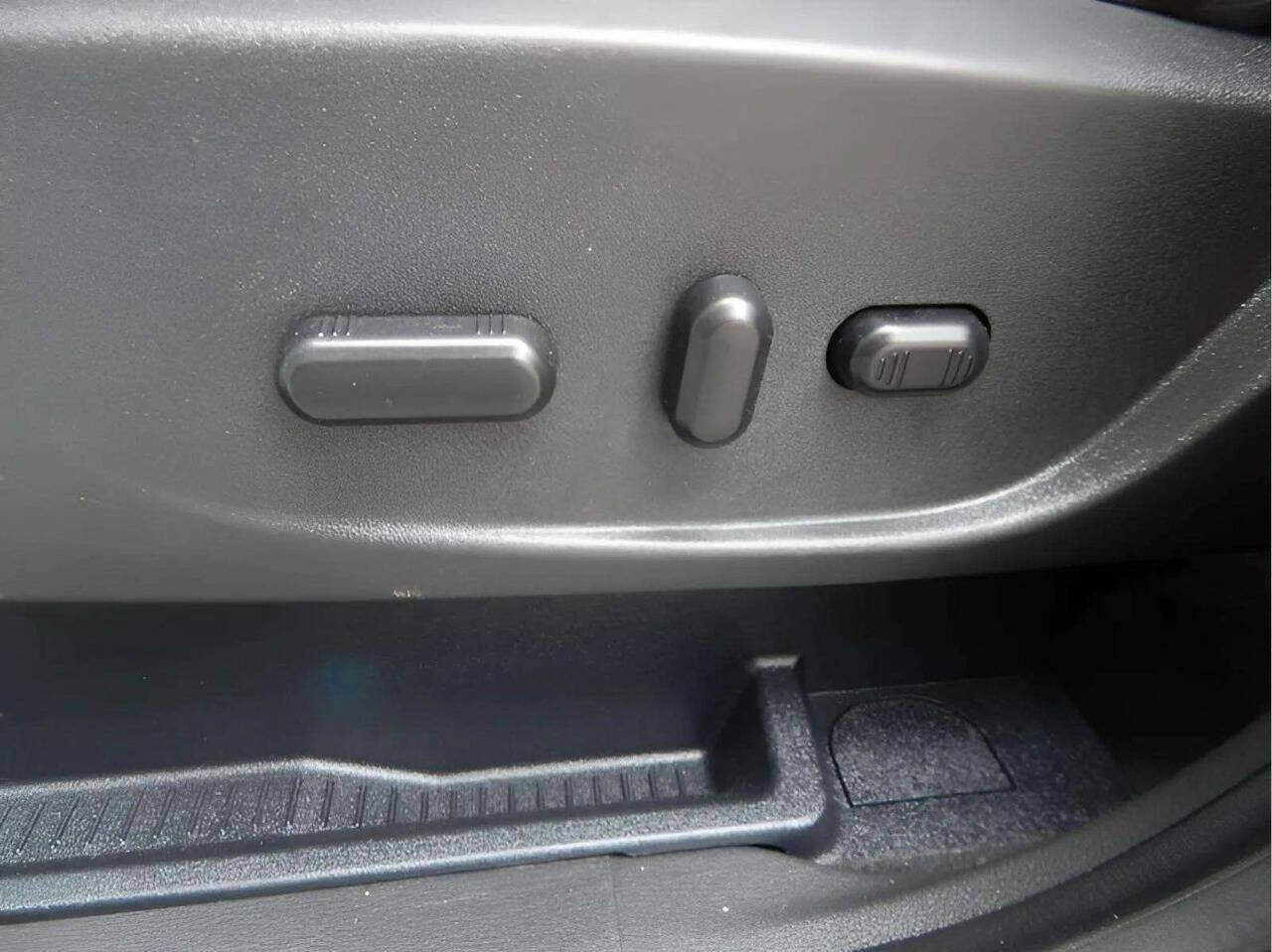 Used 2016 Ford Escape SE AWD/4WD image 15